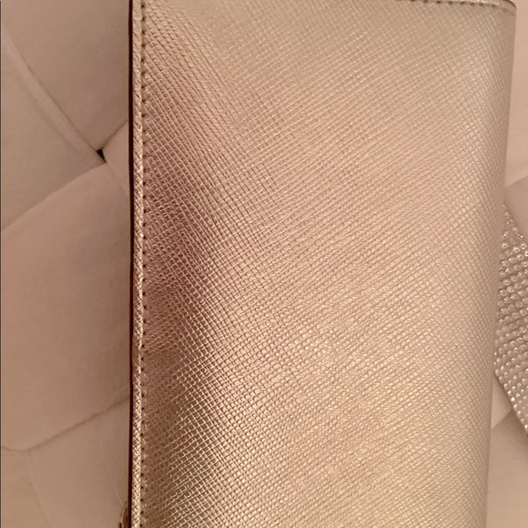 Beautiful gold leather Kate spade wallet nice size - Picture 3 of 5